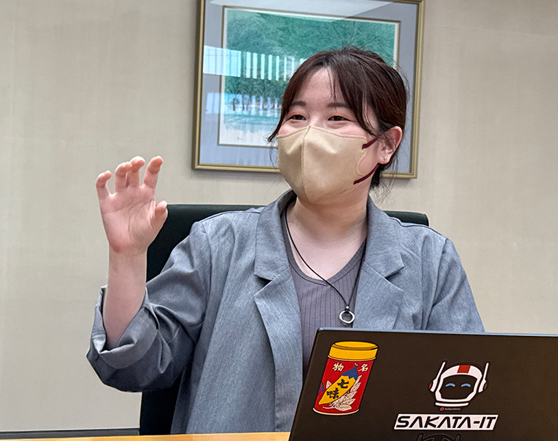 情報システム部　鷲澤 柚香 氏